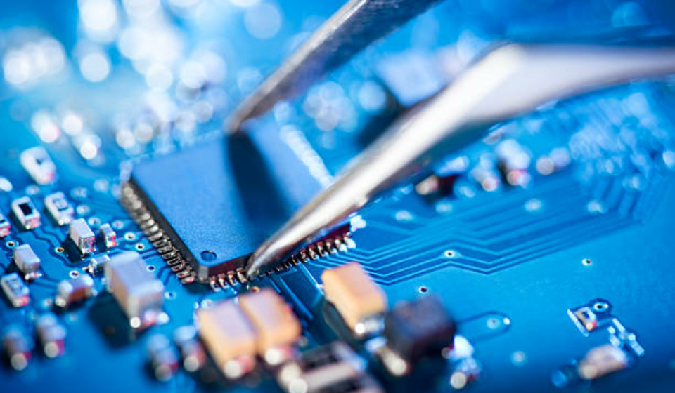 electronique-et-injection-plastique